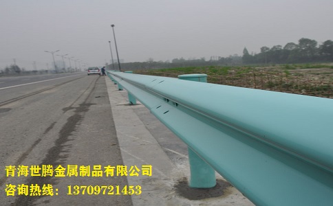 <a href='http://m.hz-0571.cn/shuangbohulan/'target='_blank'>波形護(hù)欄</a>板